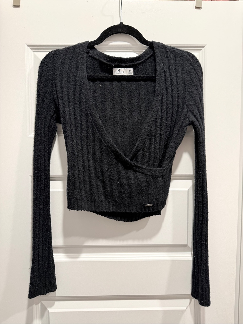 Hollister Black Ribbed Cropped V-Neck Wrap Sweater